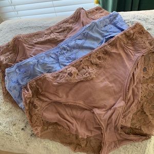 BNNT 3 pairs SOMA embraceable hipster, M